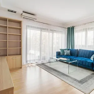 bartycka-elegant-apartment.warsawhotelspoland.com/