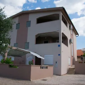 apartmani-most.hotelinzadar.com/